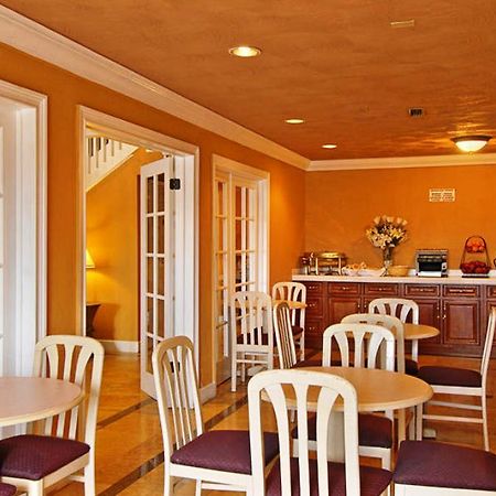 Courtyard Inn North Highlands Restaurant bilde